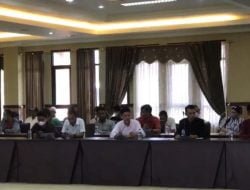 KESMI Unjuk Rasa Tuntut Anggota DPRD Kukar KM Dinonaktifkan