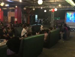 Warga Tenggarong Nobar Syarla Nyanyi, Tuai Pujian Dari Musisi Lokal