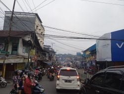 Jalan Otista Padat Merayap, Hindari Melintas di Jam Ini