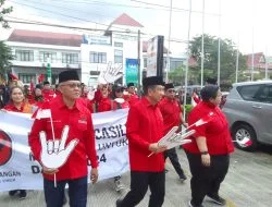 Diiringi Arak-arakan Tarian Tradisional, DPD PDIP Kaltim Daftarkan Bacaleg Provinsi ke KPU