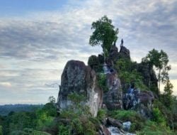 Menilik Keindahan Alam di Batu Dindidng
