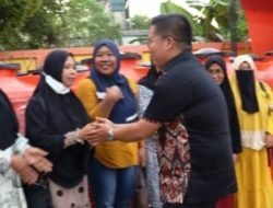 Wabup Kukar Serahkan Bantuan 158 Tandon Air