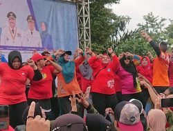 Ribuan Tim PKK Se-Kaltim Ikut Senam Bersama dan Penanaman Pohon di Waduk Panji Sukarame