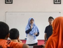 Miris, Guru Peringkat Pertama Korban Pinjol Ilegal