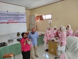 DP3A-IWAPI Kukar Berikan Pelatihan Ekonomi Kreatif Kepada Pengurus