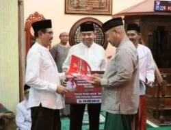 Safari Subuh, Edi Damansyah Serahkan Hibah Dana ke Masjid Al Ikhlas
