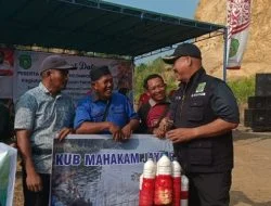 Lagi, Bupati Serahkan Bantuan pada 30 Kelompok Usaha Bersama