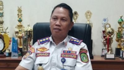 Dishub Kukar pasang lampu jalan