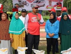 Pemkab Salurkan Bantuan Beras untuk 162 KPM di Kelurahan Bukit Biru