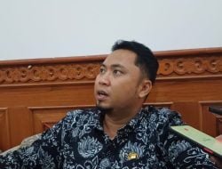 Masyarakat Keluhkan Praktek Jual Beli Seragam di Koperasi Sekolah