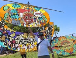 Dibuka Pj Bupati PPU, Kite Festival 2024 di Pantai Corong PPU Diikuti 76 Peserta