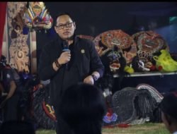 Kundapil Junaidi di Maluhu Disambut Penampilan Seni Tradisional