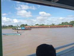 Insiden Ponton Tabrak Kafe Terapung di Kota Bangun, Kerugian Capai Puluhan Juta