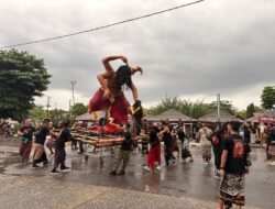 Jelang Hari Raya Nyepi, Umat Hindu di Sangatta Kutim Arak Patung Ogoh-Ogoh