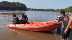 Perahu Pengangkut Sawit Karam di Sungai Belayan, Satu Warga Hilang Tenggelam