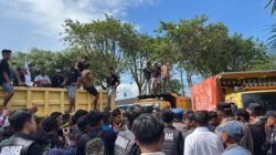 Ketika Para Sopir Truk di Balikpapan Geram karena Antrean Solar, Ancam Parkir Tutup Jalan
