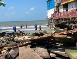 Gelombang Besar Hantam Rumah di Pesisir Balikpapan hingga Roboh
