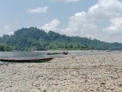 Sungai Mahakam Surut, Warga di Kawasan Perbatasan Mahulu Kesulitan BBM dan Sembako