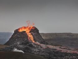 Dampak Erupsi Gunung Anak Krakatau, 8 Bandara Ditutup Sementara