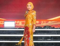 Ikut Ajang Fashin Show di Jakarta, Istri Gubernur Kalteng Aisyah Thisia Halijam Jadi Sorotan 